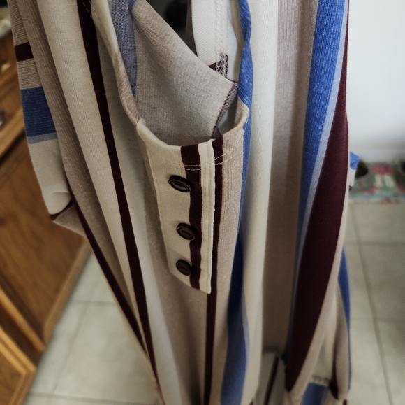 Shorts Romper - Picture 2 of 7